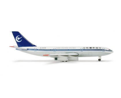 505253 China XinJiang Airlines Ilyushin IL-86